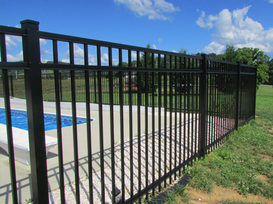 Residential fence contractor in Westland Michigan